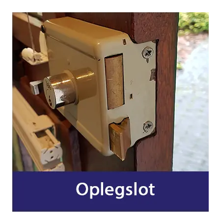 Deur met een oplegslot